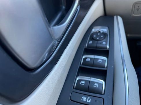 Used 2023 Kia Sorento S w/ Panoramic Sunroof Package image 19