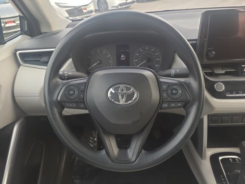 Used 2023 Toyota Corolla Cross L image 22