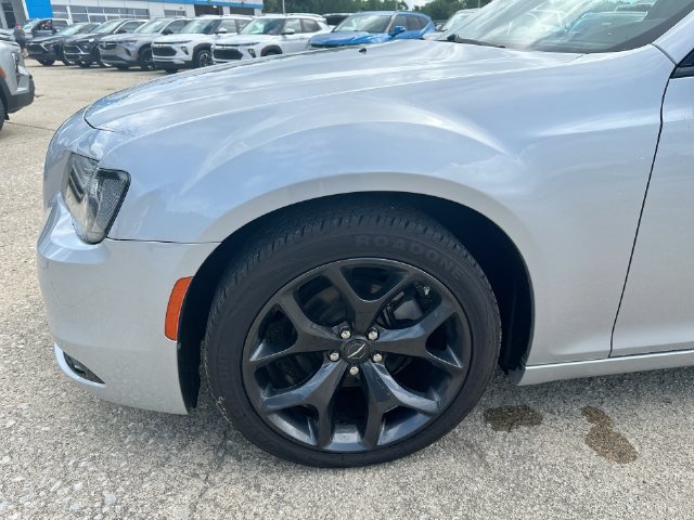 Used 2023 Chrysler 300 Touring w/ Sport Appearance Package RWD image 36