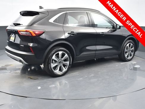 Used 2024 Ford Escape Platinum image 4