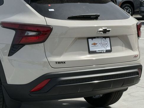 New 2026 Chevrolet Trax RS w/ Sunroof Package image 6