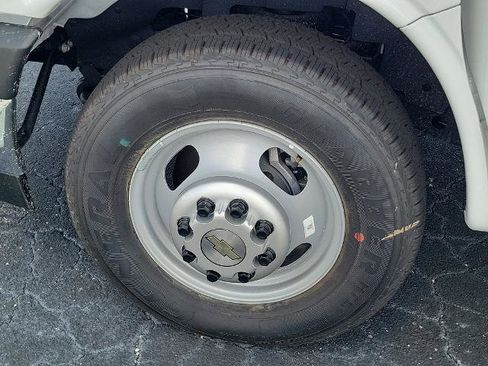 New 2025 Chevrolet Express 3500 w/ Power Convenience Package image 8