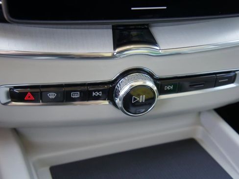 New 2026 Volvo XC60 B5 Ultra w/ Protection Package Premier image 16