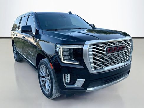 Used 2021 GMC Yukon XL Denali w/ Denali Premium Package RWD image 3