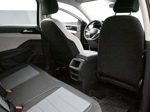 Certified 2025 Volkswagen Taos S w/ Taos Adventure Package (SXB) AWD/4WD image 19