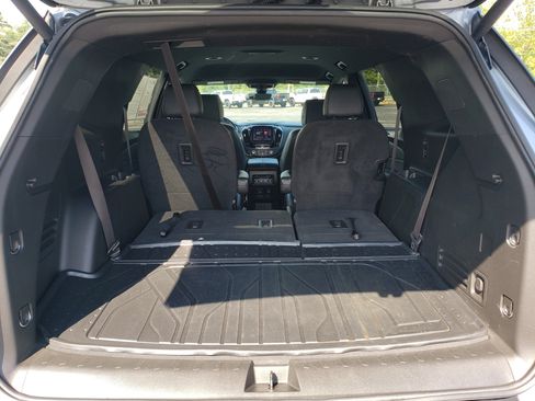 Used 2023 Chevrolet Traverse RS w/ LPO, Floor Liner Package FWD image 11