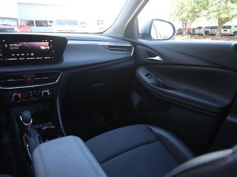 Used 2025 Buick Encore GX Preferred FWD image 23