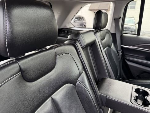 Used 2022 Jeep Grand Cherokee Limited 4xe image 19