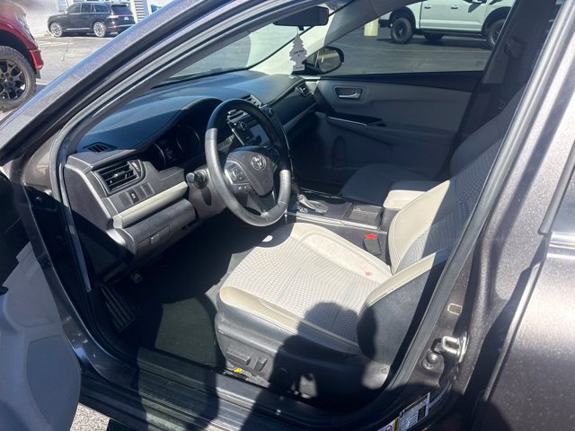 Used 2015 Toyota Camry SE FWD image 12