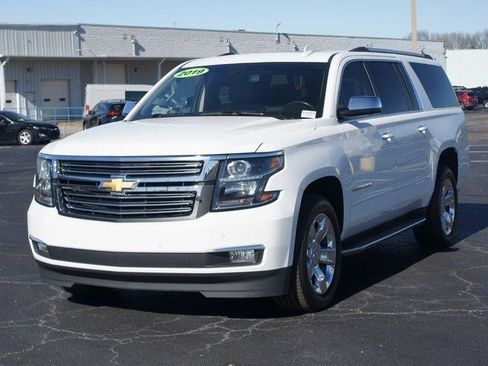 Used 2019 Chevrolet Suburban Premier image 2