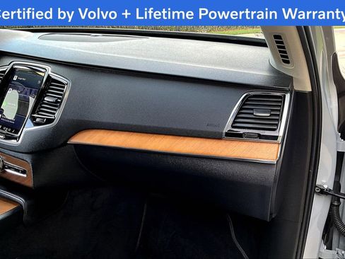 Certified 2025 Volvo XC90 B6 Plus image 21