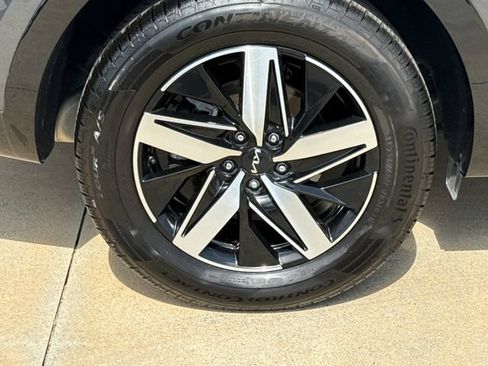 Used 2022 Kia Sorento EX FWD image 9