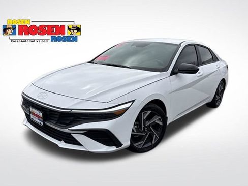 Certified 2025 Hyundai Elantra Sport FWD image 1