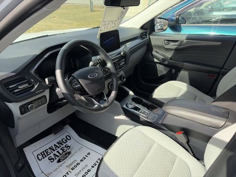 Used 2023 Ford Escape Active AWD/4WD image 9