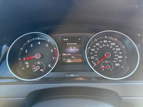 Used 2020 Volkswagen GTI SE image 21