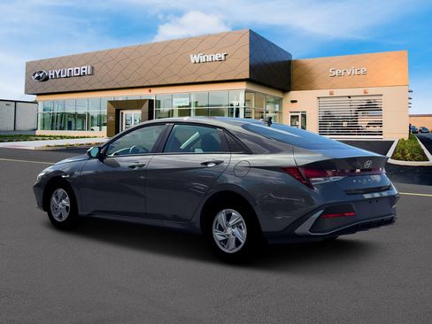 New 2026 Hyundai Elantra SE FWD image 4