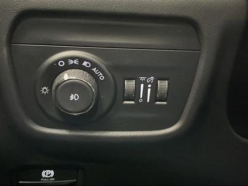 Used 2023 Jeep Grand Cherokee L Summit image 36