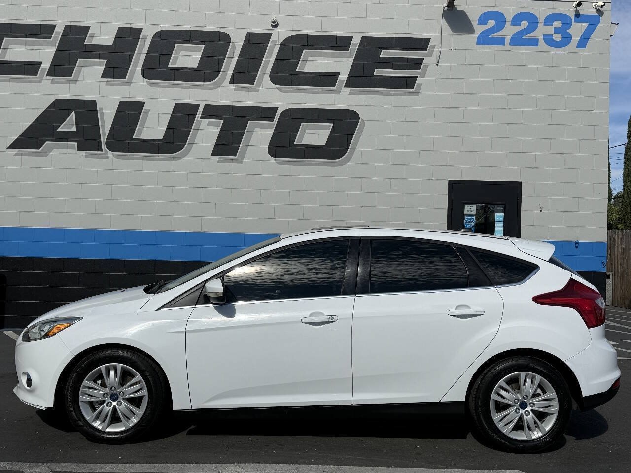 Used 2012 Ford Focus SEL FWD image 22