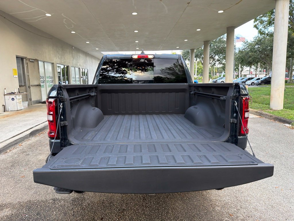 Used 2025 RAM 1500 Warlock AWD/4WD image 34
