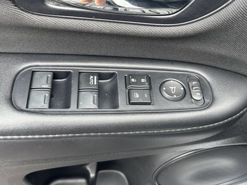 Used 2019 Honda HR-V Sport image 7