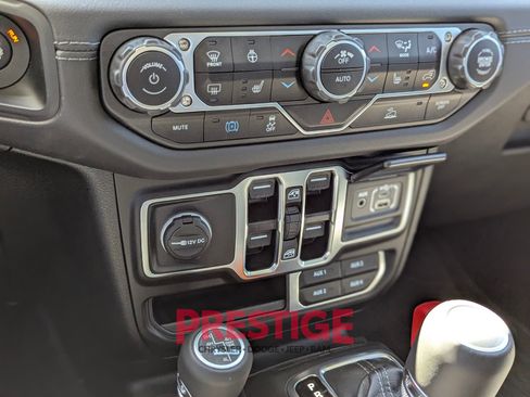 New 2025 Jeep Wrangler Unlimited Sahara AWD/4WD image 13