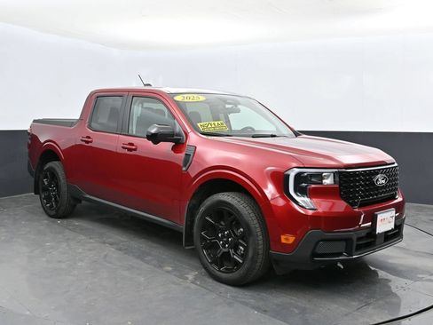 Used 2025 Ford Maverick Lariat w/ Black Appearance Package AWD/4WD image 4
