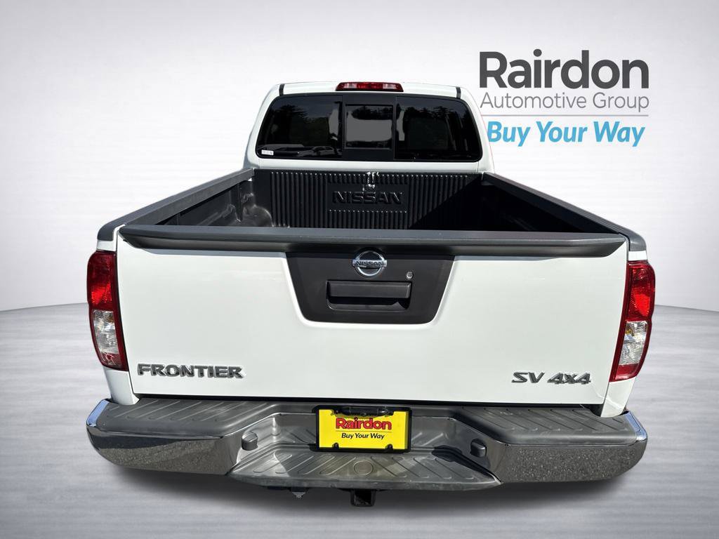 Used 2015 Nissan Frontier SL AWD/4WD image 6