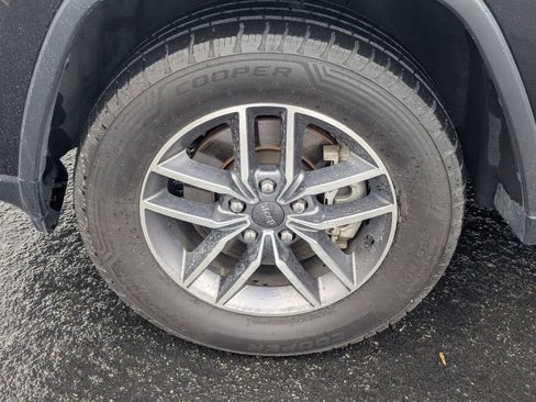 Used 2021 Jeep Grand Cherokee Limited image 13