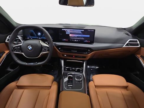 Certified 2025 BMW 330i xDrive Sedan w/ Convenience Package AWD/4WD image 9