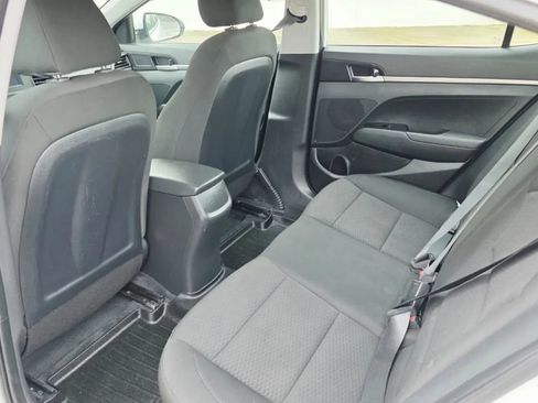 Used 2020 Hyundai Elantra SE w/ Cargo Package (C1) image 10