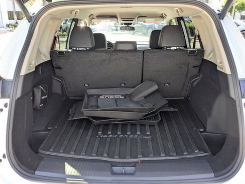 Certified 2025 Nissan Rogue SV image 6