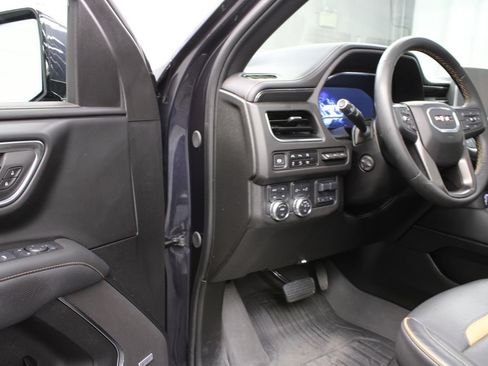 Used 2024 GMC Yukon XL AT4 w/ AT4 Premium Plus Package AWD/4WD image 62