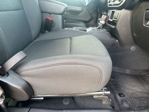 Used 2021 Jeep Gladiator Sport image 43