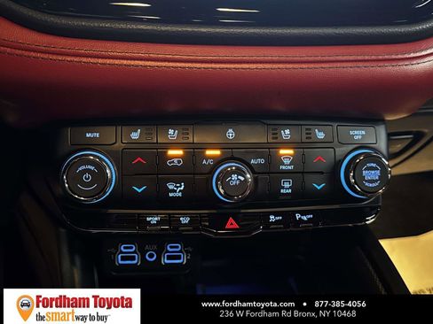 Used 2021 Dodge Durango R/T w/ Blacktop Package AWD/4WD image 29