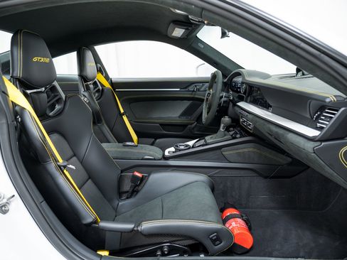 Certified 2025 Porsche 911 GT3 RS image 33