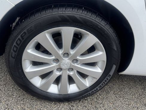 Used 2016 Buick Verano w/ Comfort Package FWD image 12