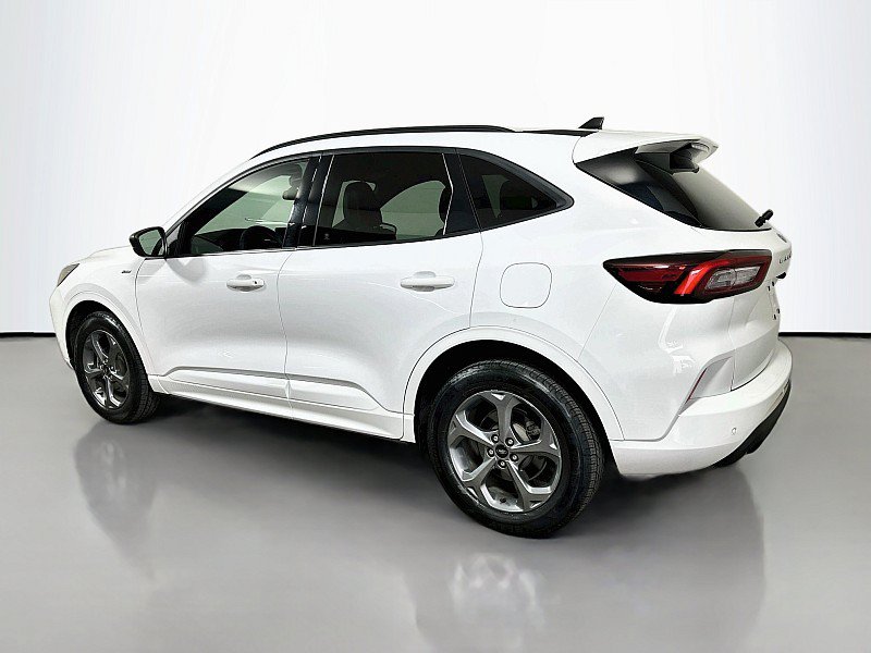 Used 2023 Ford Escape ST-Line w/ Tech Pack #1 AWD/4WD image 5
