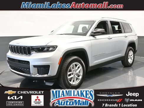 Used 2024 Jeep Grand Cherokee L Laredo image 1