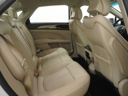 Used 2018 Lincoln MKZ Premiere image 12