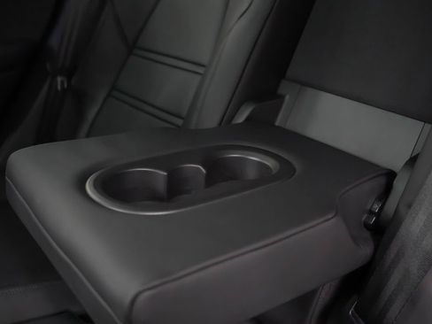 Used 2025 Porsche Cayenne Coupe AWD/4WD image 13