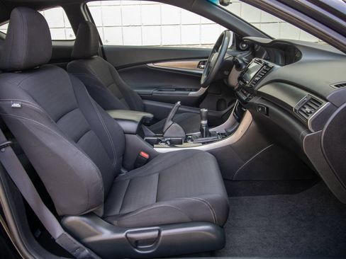 Used 2017 Honda Accord EX image 19