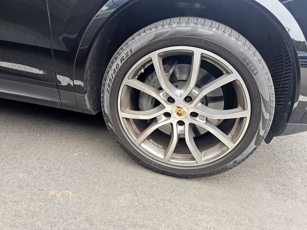 Used 2019 Porsche Cayenne S AWD/4WD image 2