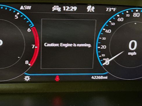 Used 2022 Volkswagen Taos SEL w/ Panoramic Sunroof Package image 9