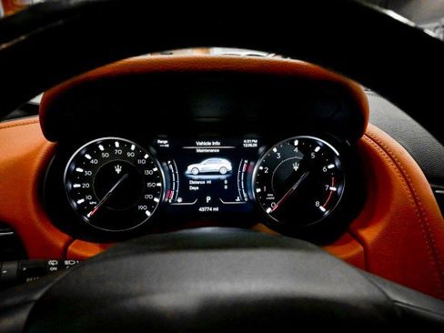 Used 2022 Maserati Levante GT image 32
