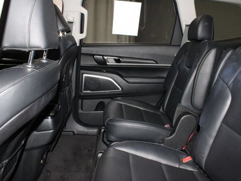 Used 2024 Kia Telluride S w/ S Sunroof Package AWD/4WD image 23