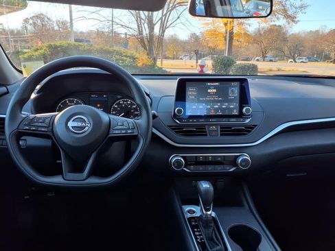 New 2025 Nissan Altima 2.5 S image 9