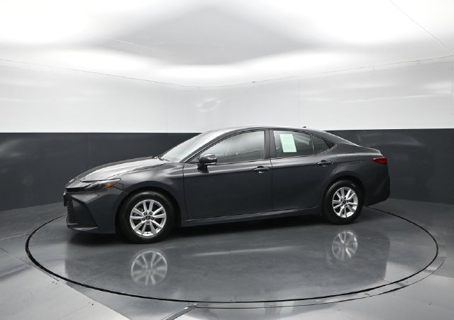 Used 2025 Toyota Camry LE FWD image 3