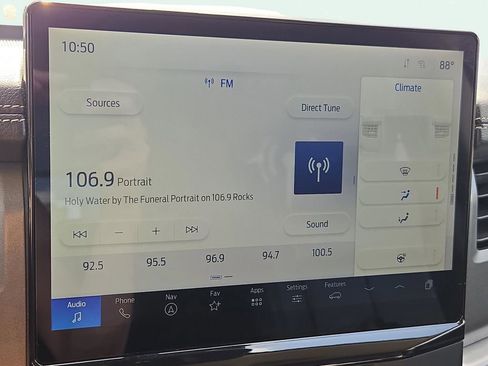 Used 2024 Ford Expedition XLT image 28