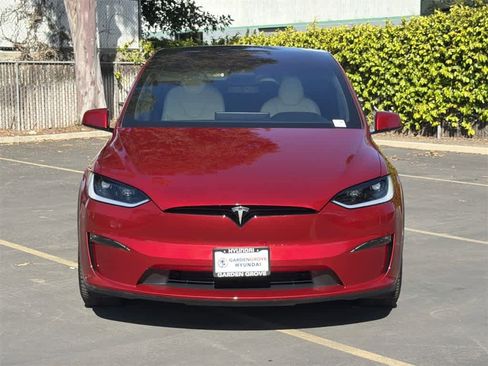 Used 2023 Tesla Model X Plaid image 2
