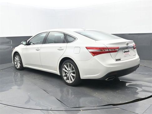 Used 2014 Toyota Avalon Limited image 3